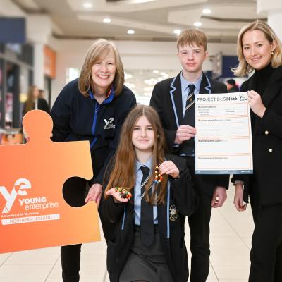 (L-R) Jan Donaldson, Head of Stakeholder Engagement, Young Enterprise NI; pupils from Parkhill Integrated College, Antrim; and Robyn McCaughey, Resourcing Specialist, Allen & Overy launch the Project Business Programme.  