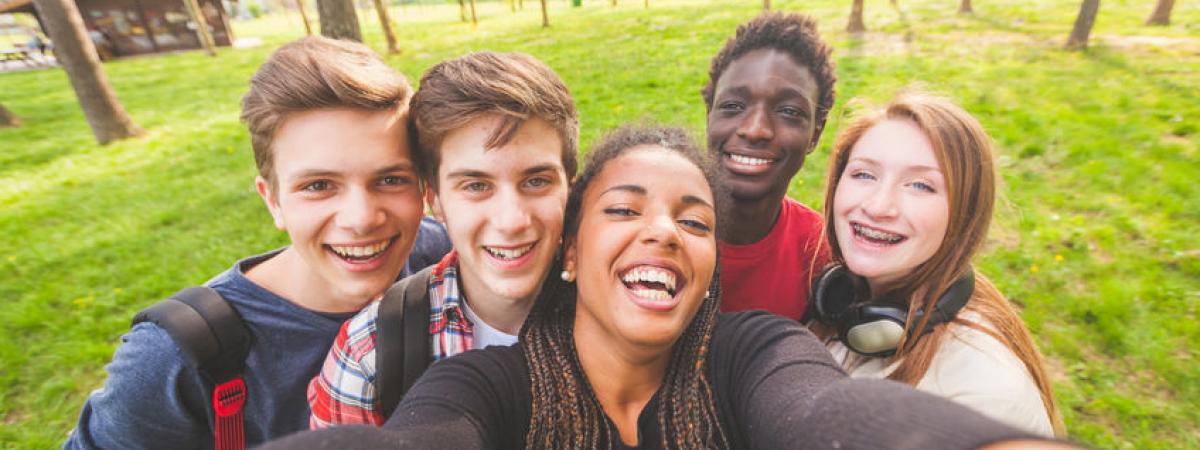 Image of young people from a mix of ethic backgrounds